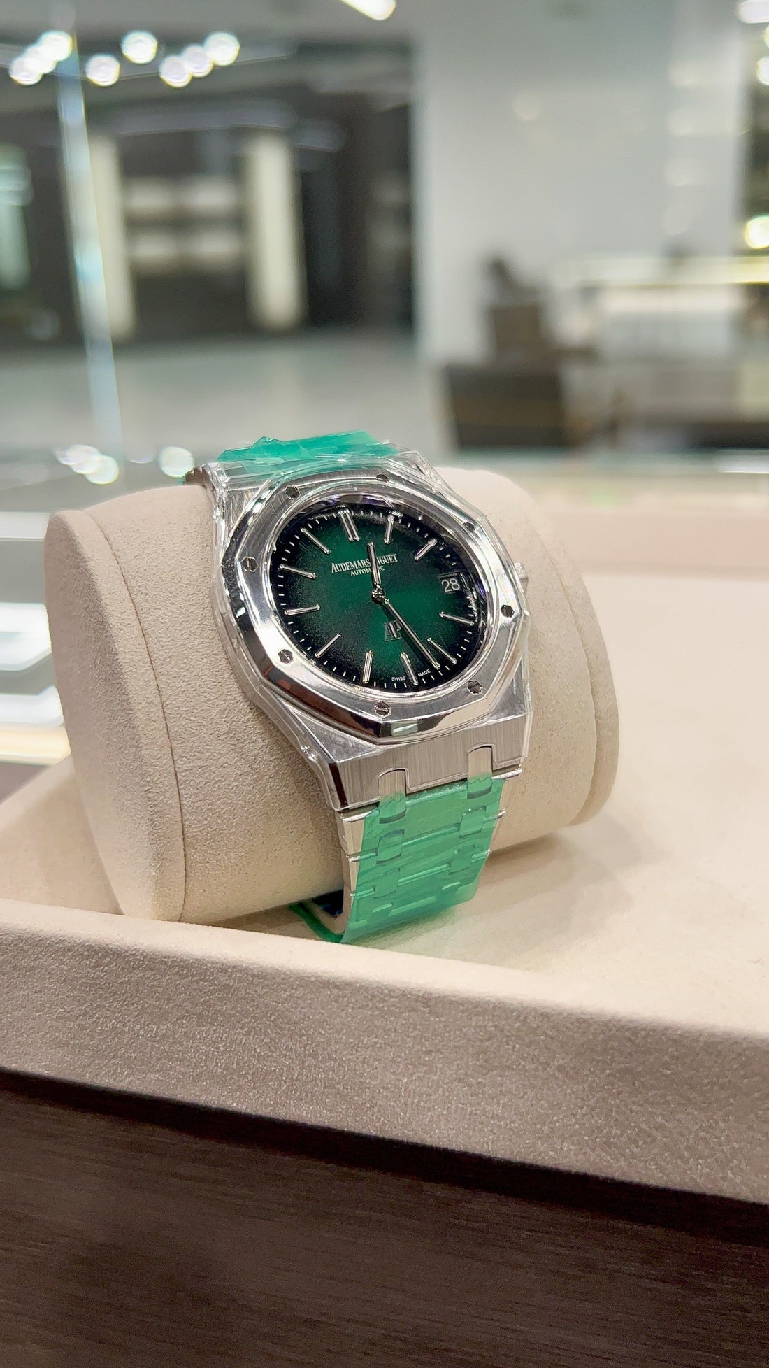 Audemars Piguet Royal Oak “Jumbo Extra Thin” Green 50th Anniversary 16202PT - HauteLuxuryWatches